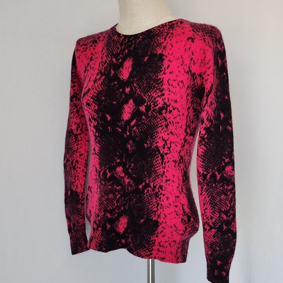 Antonio Melani 100% Cashmere Animal/Snake Printed Crew Sweater Pink Black - Picture 2 of 7